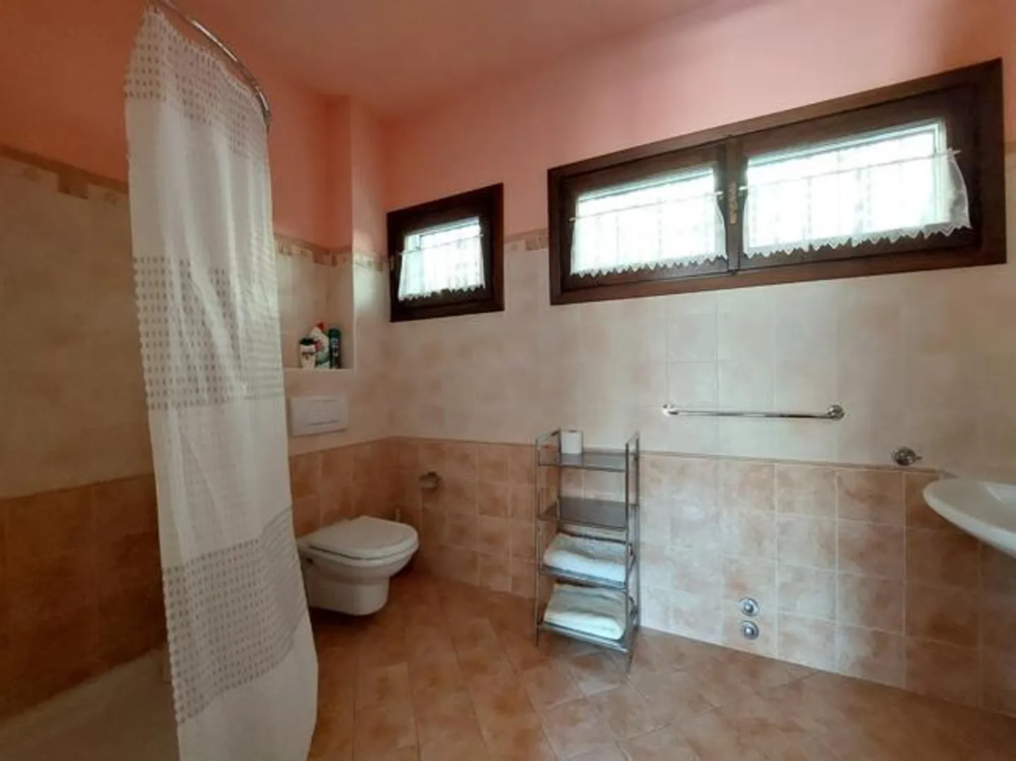 ITALIE - 5 km de la frontière suisse avec terrasse et garage 2,5 pièces - Photo 7 sur 10