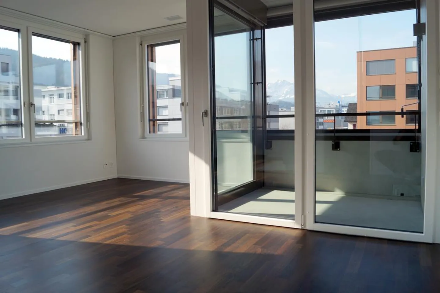 Centrally Located 1.5 Room Apartment - Photo 5 of 5