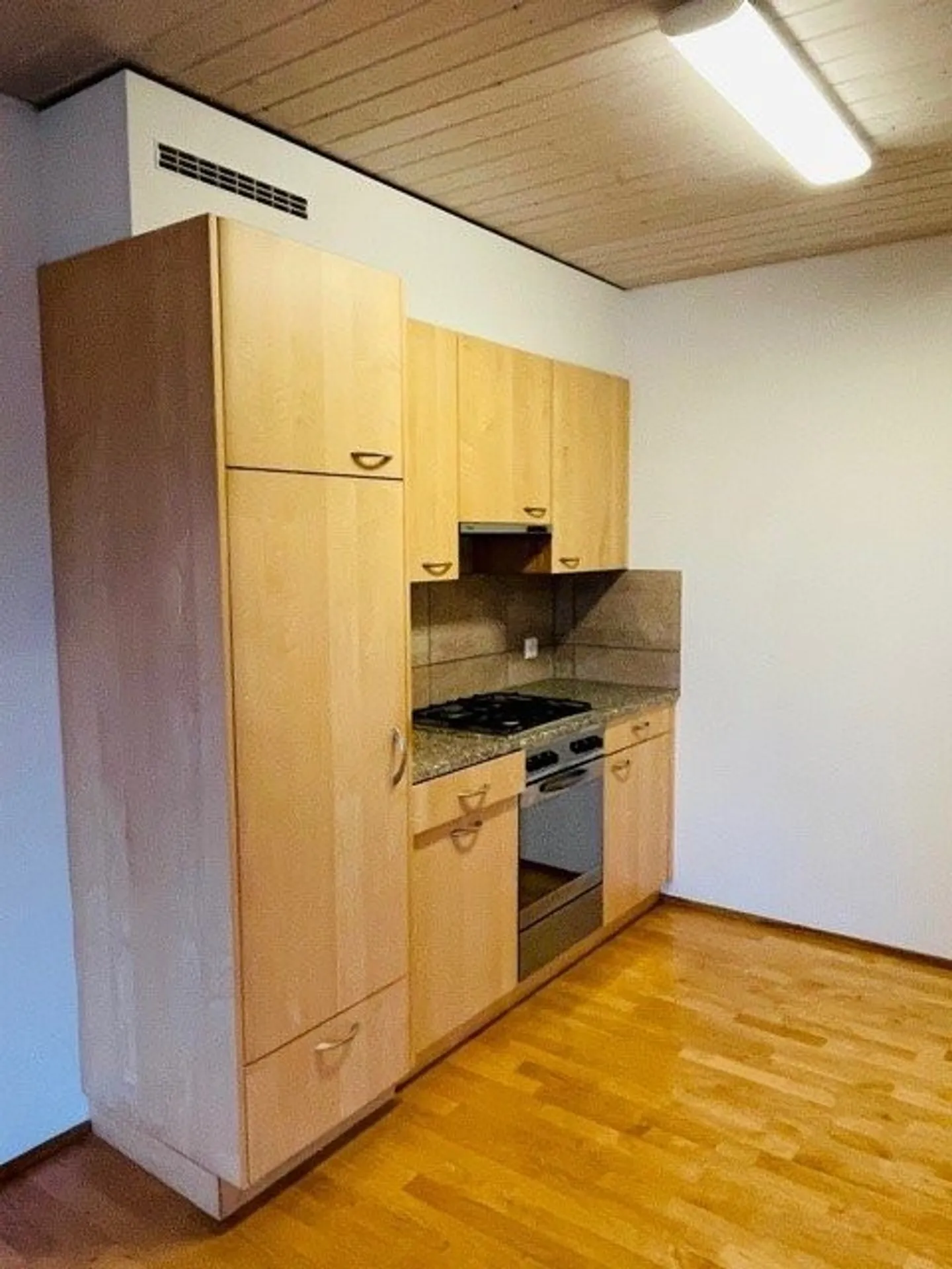 Bellissimo appartamento mansardato di 2,5 locali vicino al centro del villaggio! - Foto 4 di 12