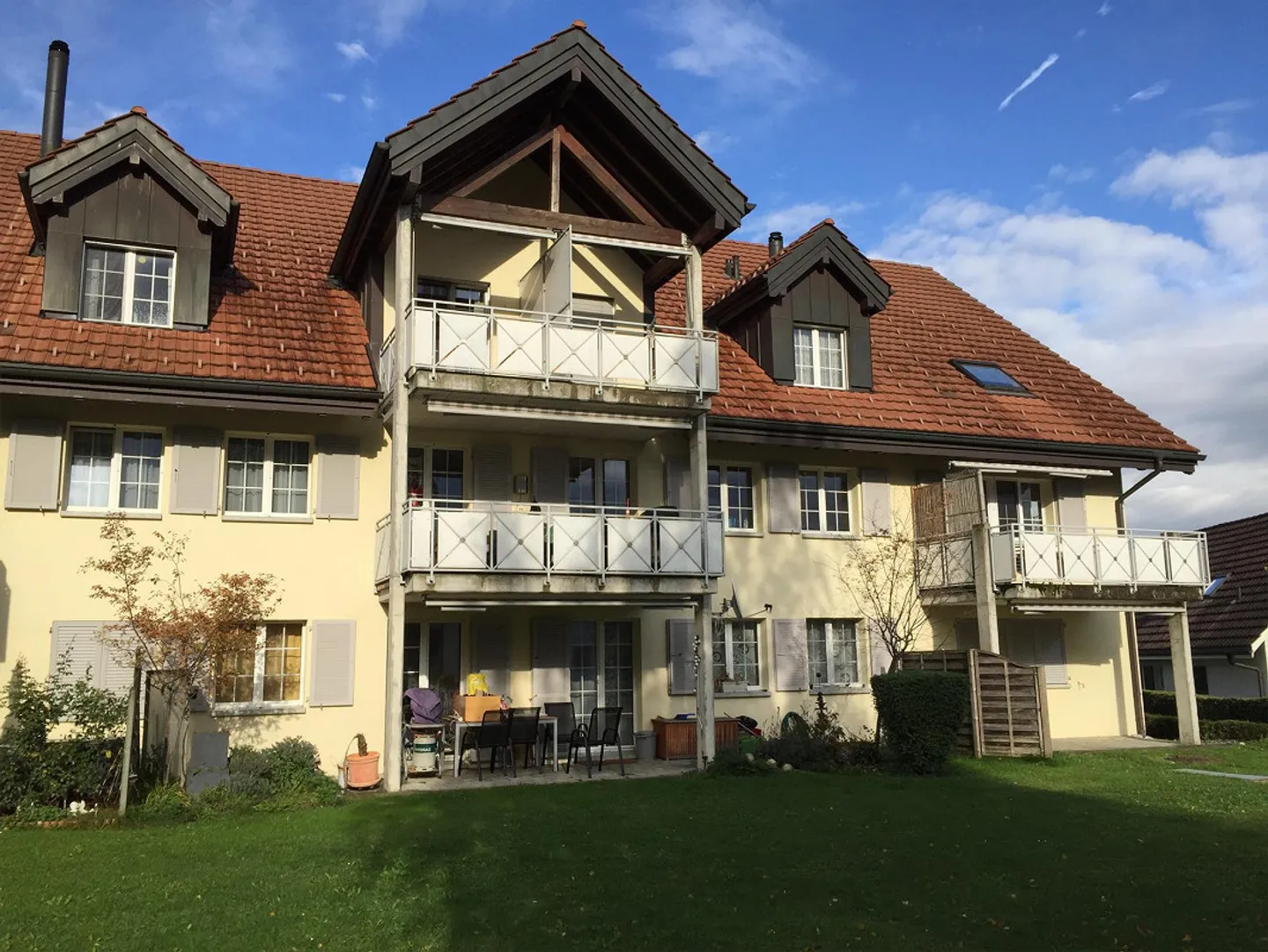 Appartement ensoleillé de 4,5 pièces avec grand balcon près du lac de Constance - Photo 1 sur 11