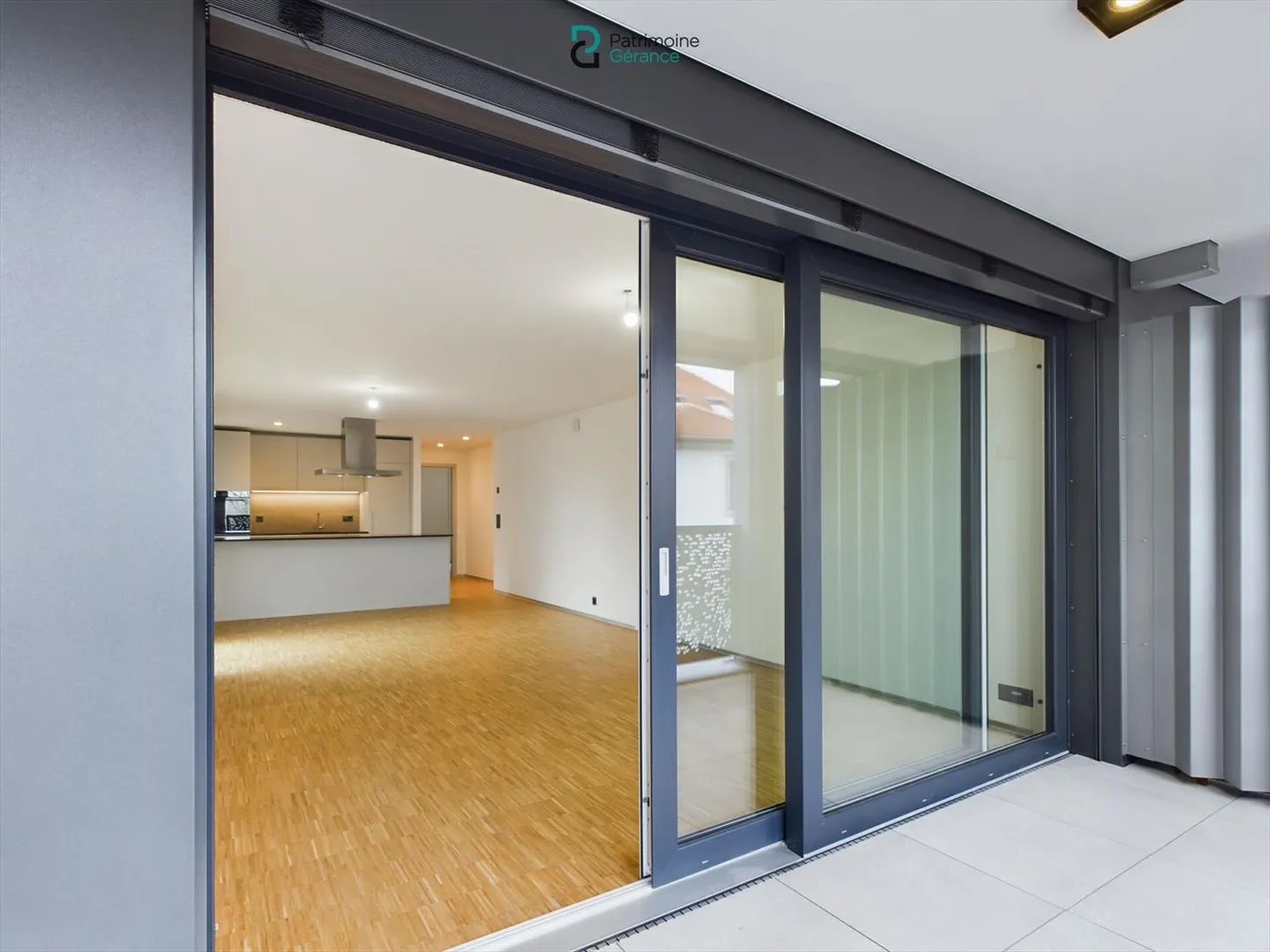 Neue 3.5-Zimmer-Wohnung mit großem Balkon - Foto 10 von 11