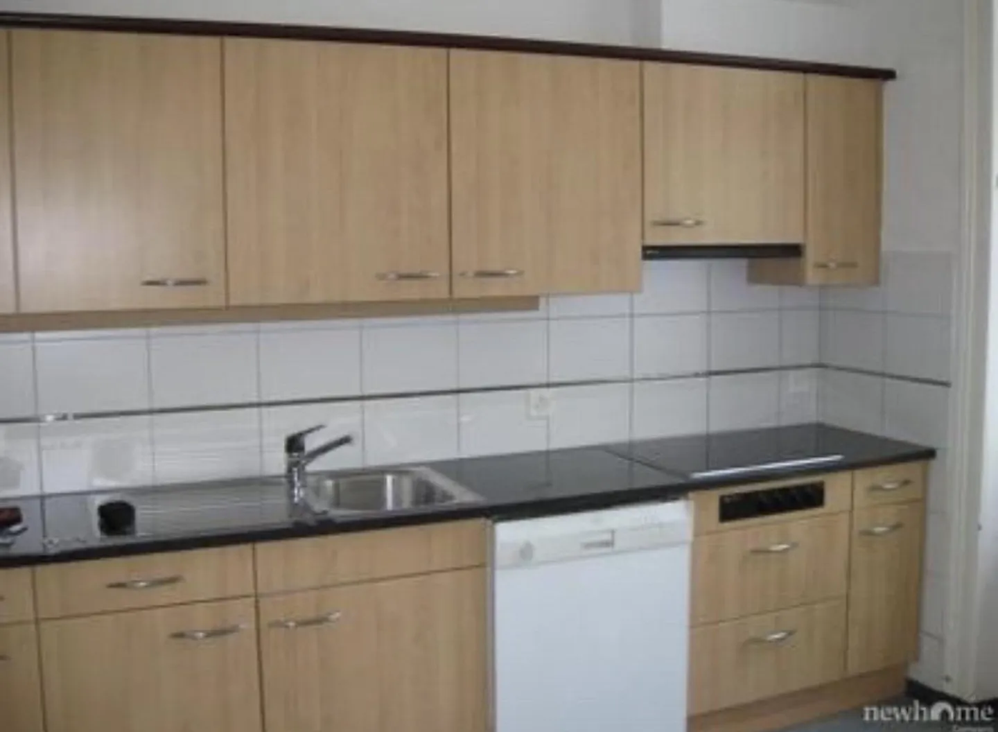 Camera arredata in appartamento condiviso per studenti 12m2, centrale, tranquilla - Foto 7 di 9