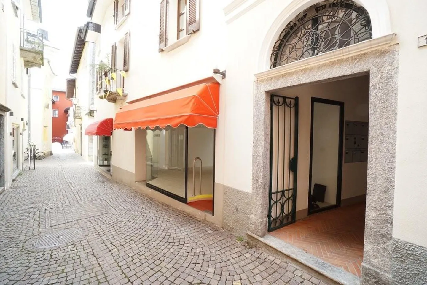 Ladenlokal in Patrizierhaus - auch als Büro zu vermieten - Foto 1 von 7