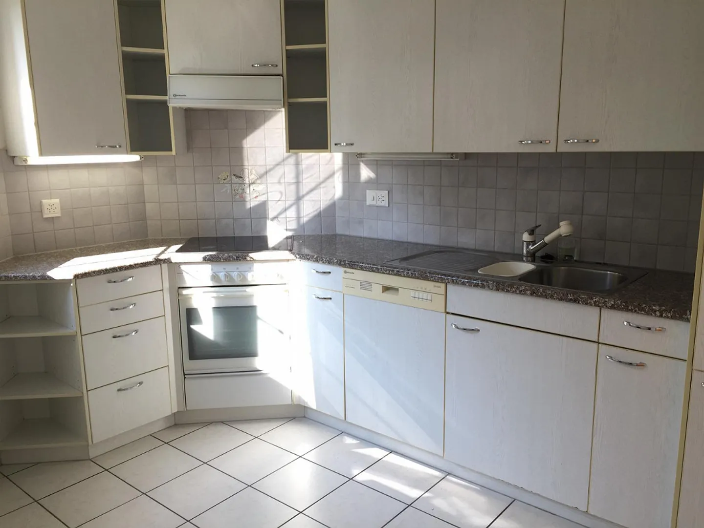 Appartement ensoleillé de 4,5 pièces avec grand balcon près du lac de Constance - Photo 6 sur 11