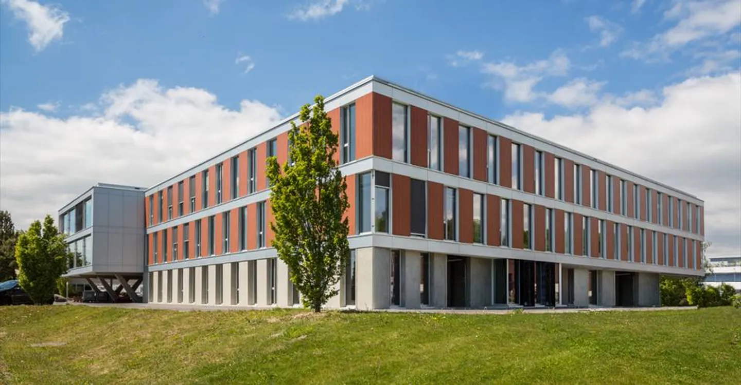 Mischgenutztes Gebäude mieten - Foto 1 von 5