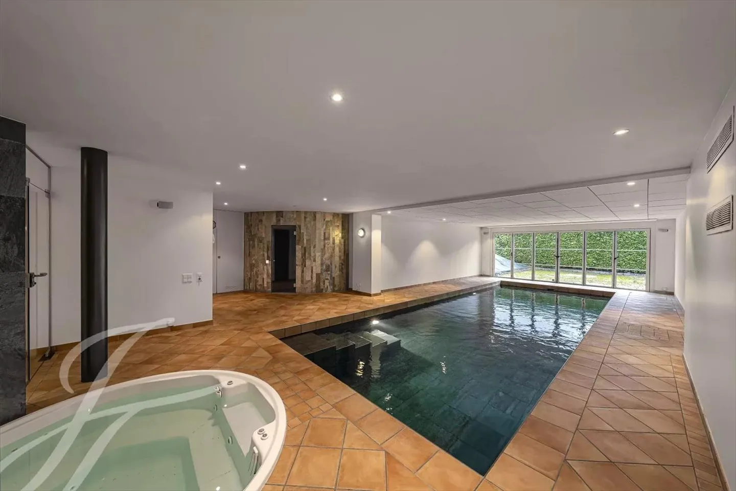Magnificent property with indoor pool! - Photo 8 of 10