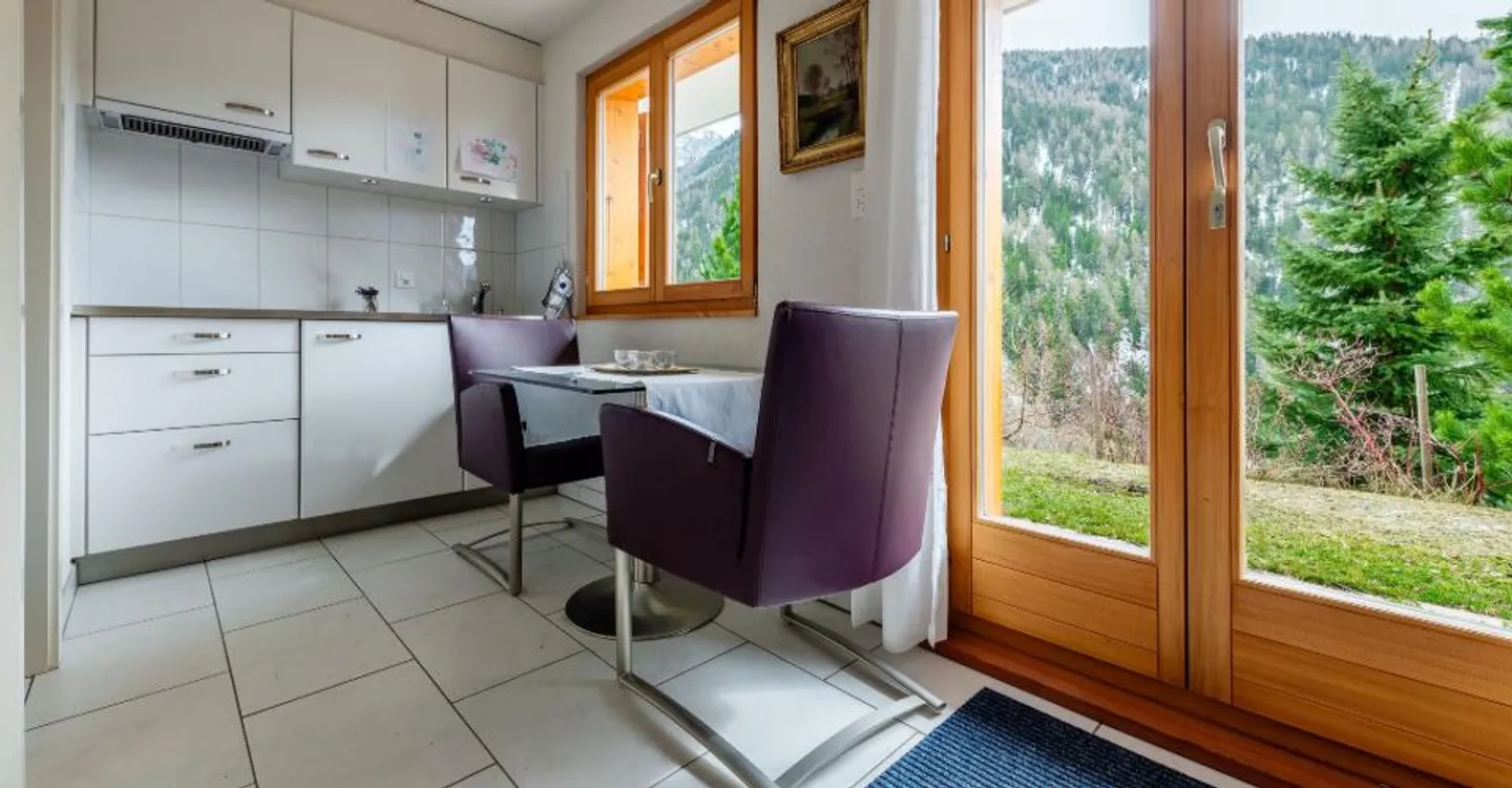 Chalet Le Nid in St-Luc – 30m2 Studio mit großer Terrasse 200m von den Pisten entfernt - Foto 3 von 8