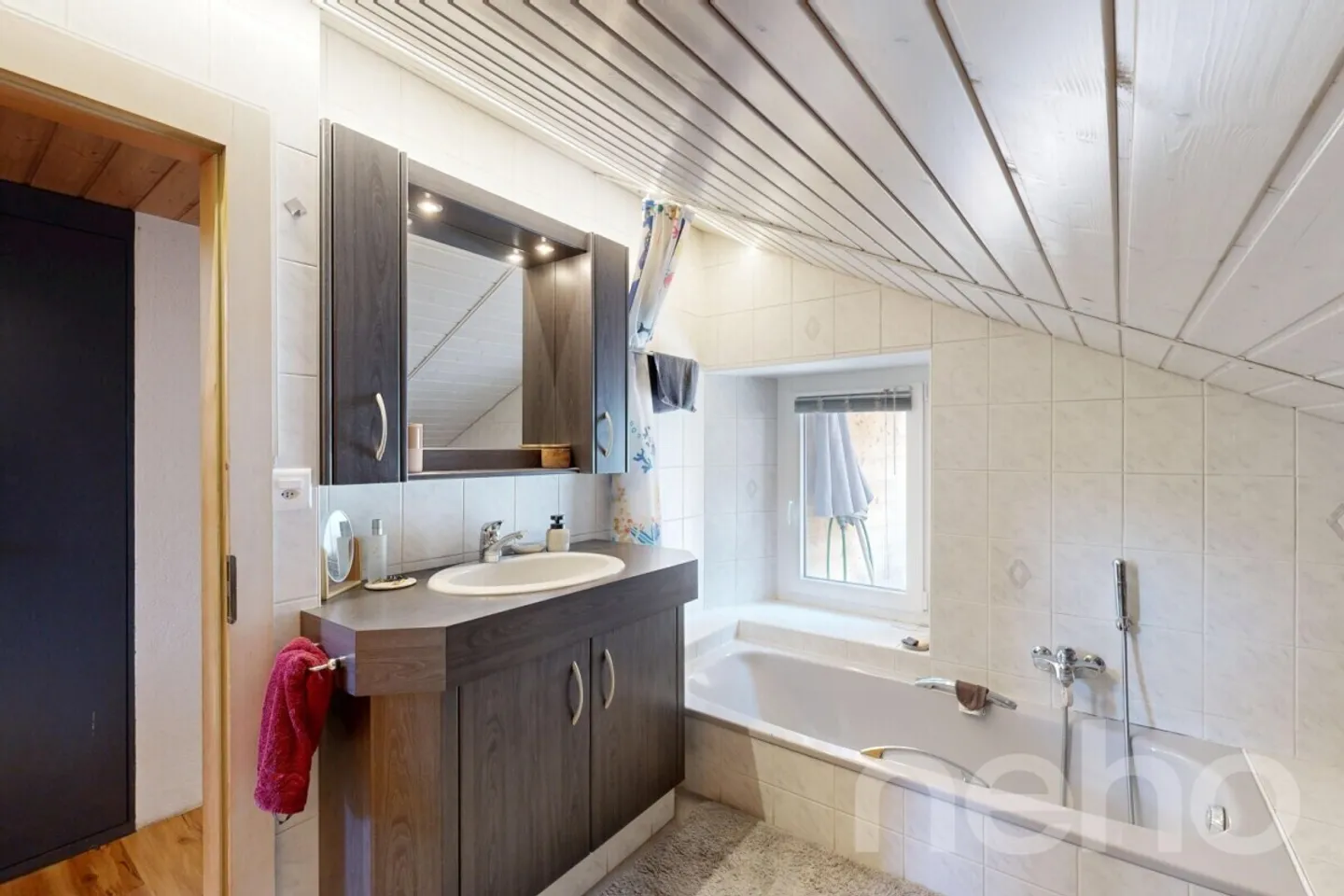 Salvan : Maison individuelle rénovée avec potentiel de rendement - Photo 10 sur 12