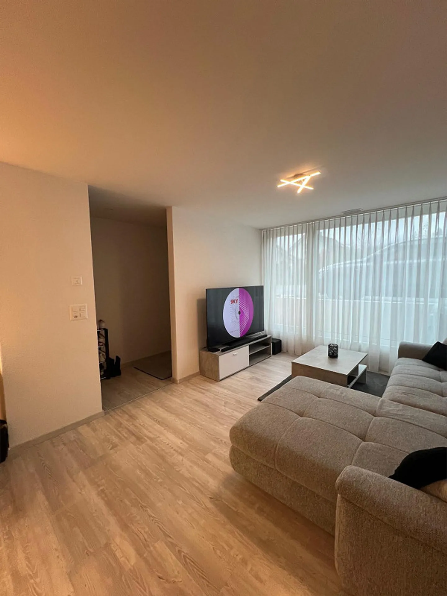 Grosszügige 3.5 Zimmer Wohnung - Foto 2 von 14