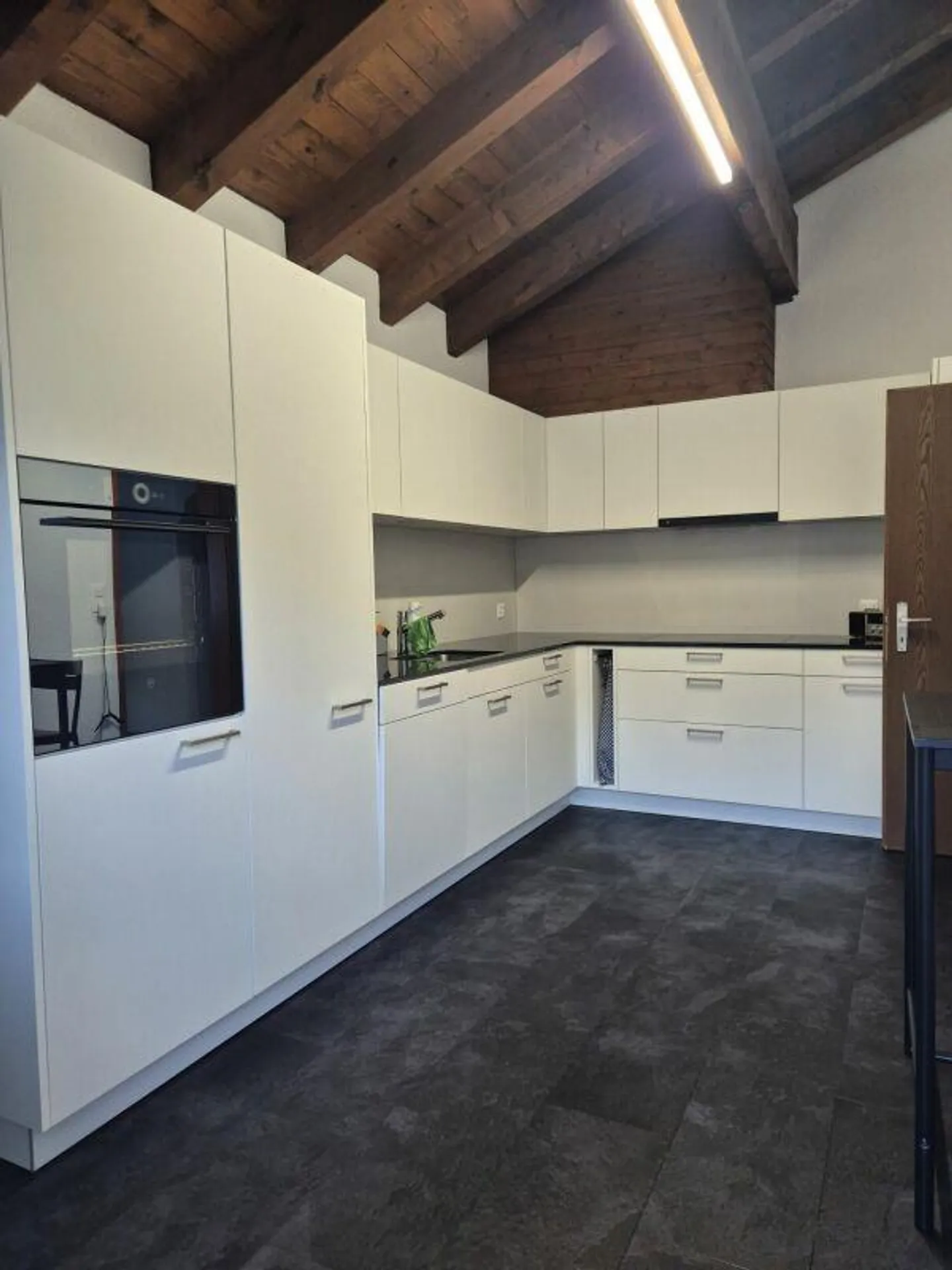 Appartement en attique 4 1/2 pièces bien situé - Photo 8 sur 12