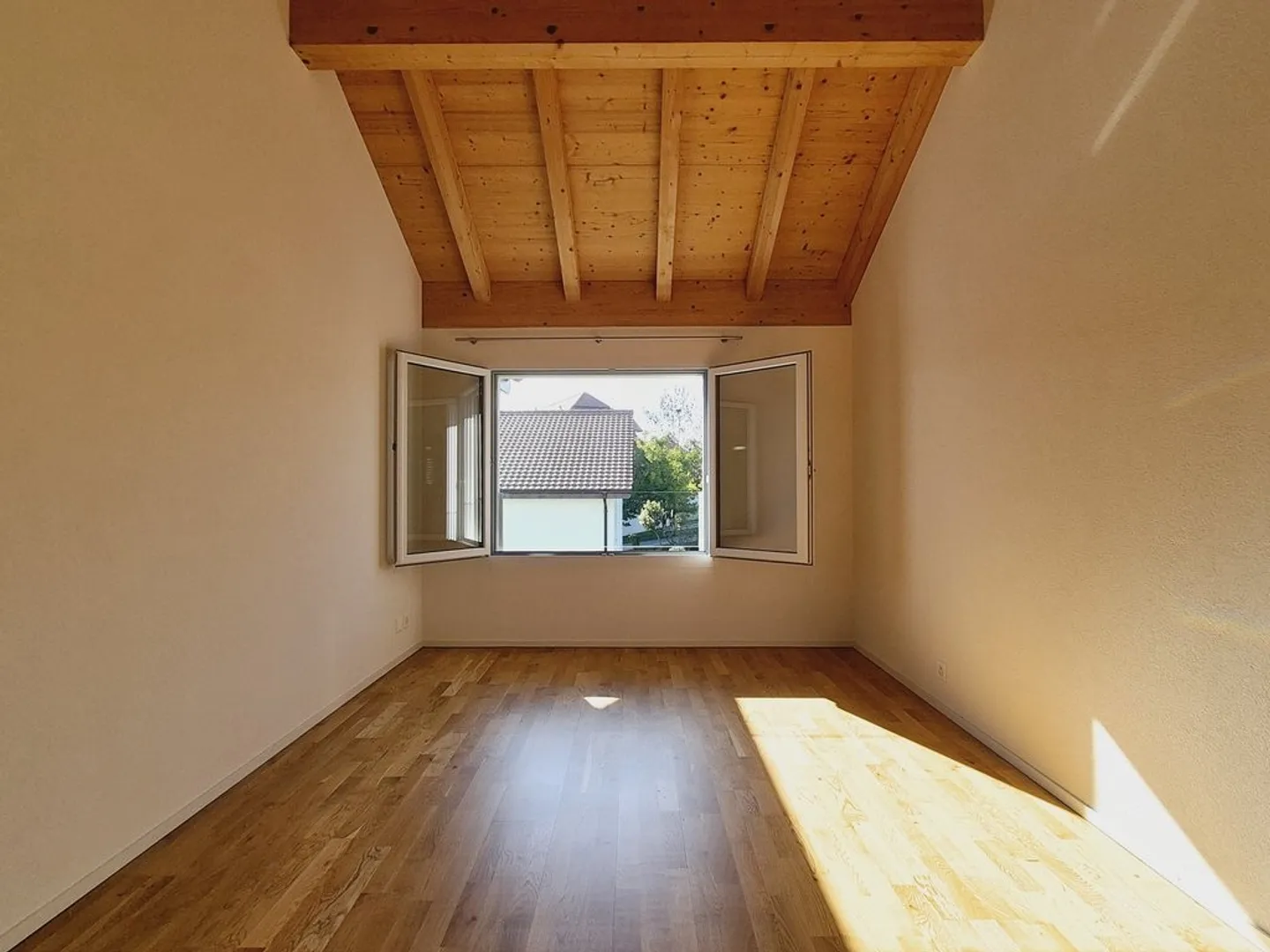 FARVAGNY - Appartement mansardé de 3,5 pièces au 2ème étage - Photo 5 sur 12