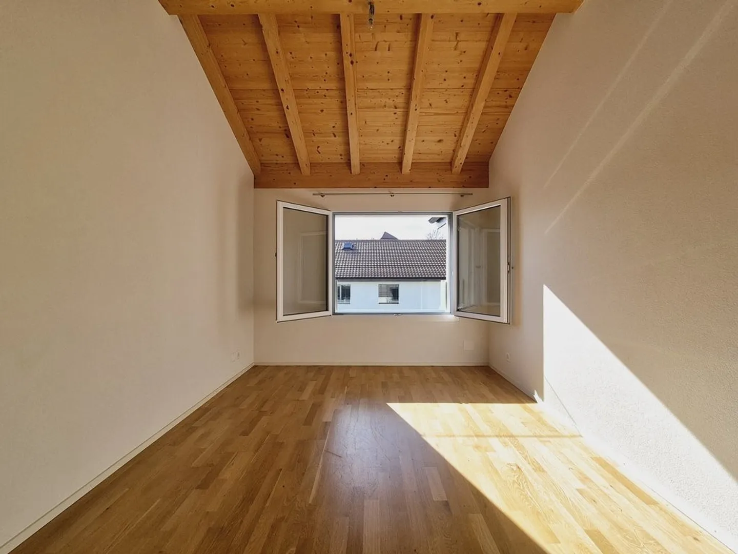 FARVAGNY - Appartement mansardé de 3,5 pièces au 2ème étage - Photo 6 sur 12