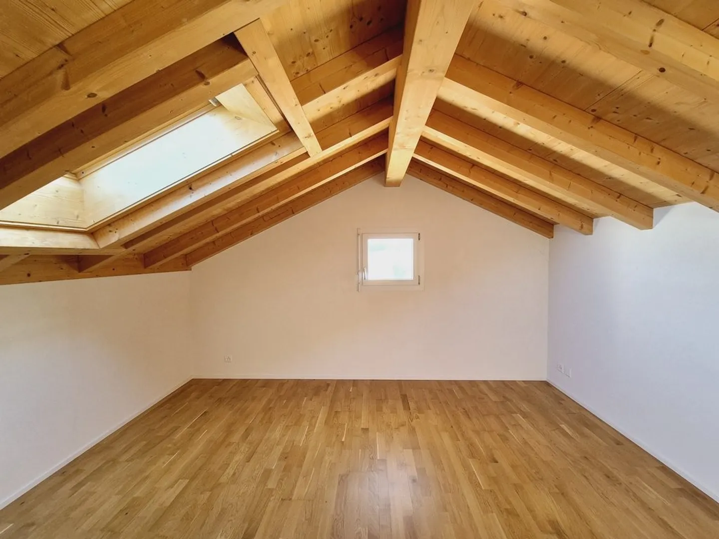 FARVAGNY - Appartement mansardé de 3,5 pièces au 2ème étage - Photo 9 sur 12