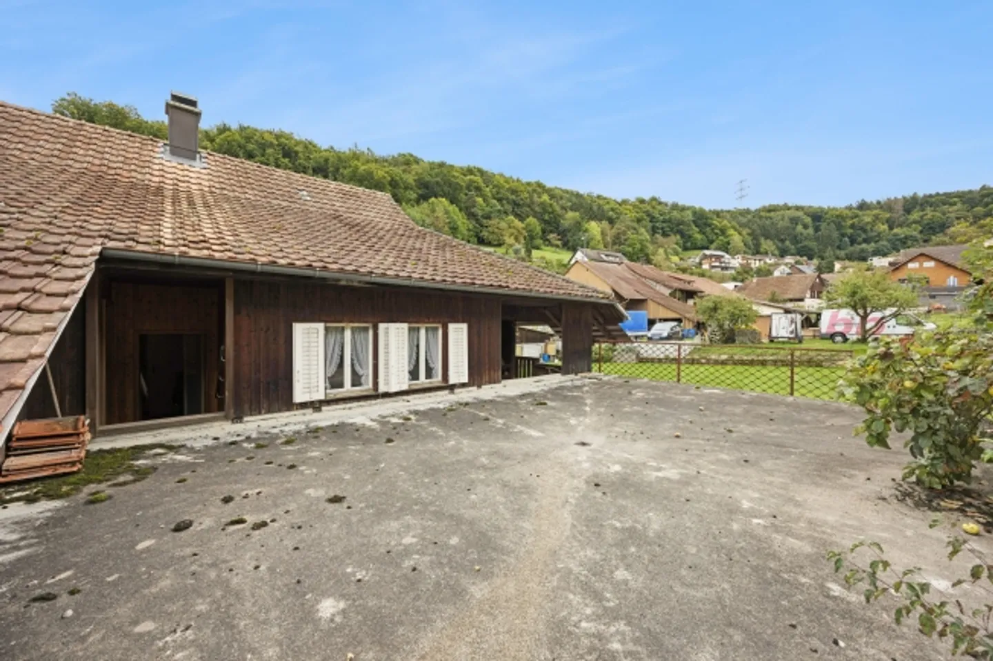 Affascinante casa con 7 stanze a Leibstadt con grande terrazza sul tetto - Foto 4 di 13