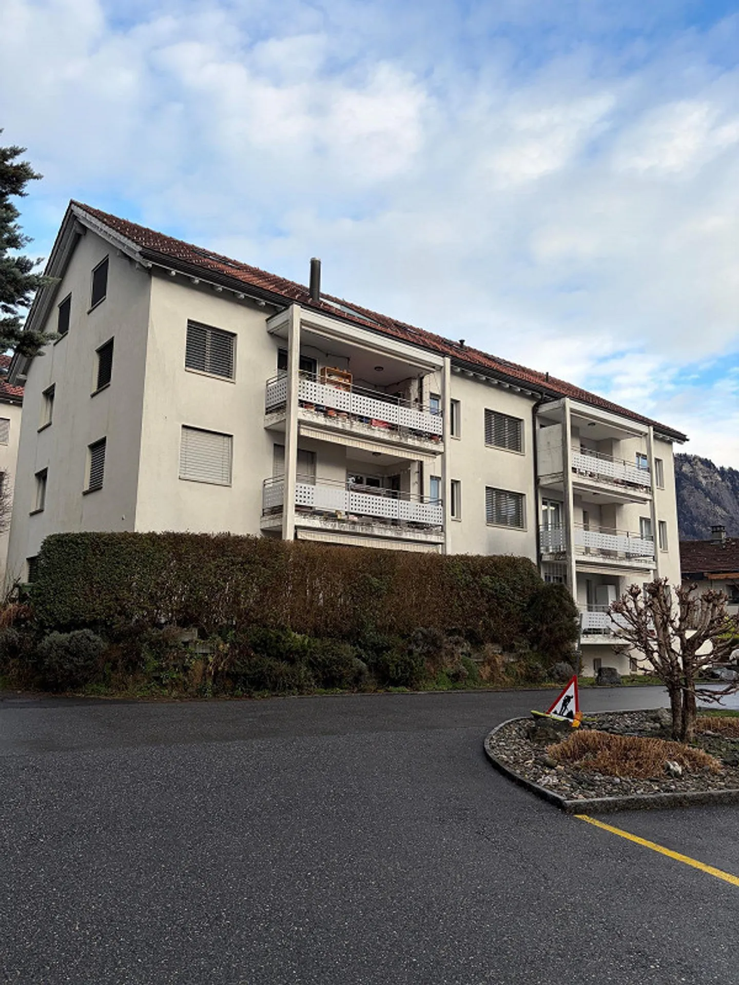 Appartamento 4,5 locali incluso 1 posto auto in garage da vendere! - Foto 1 di 17