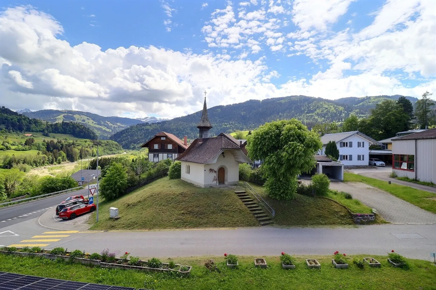 Appartamento affascinante di 4,5 stanze con balcone e garage - Foto 9 di 11