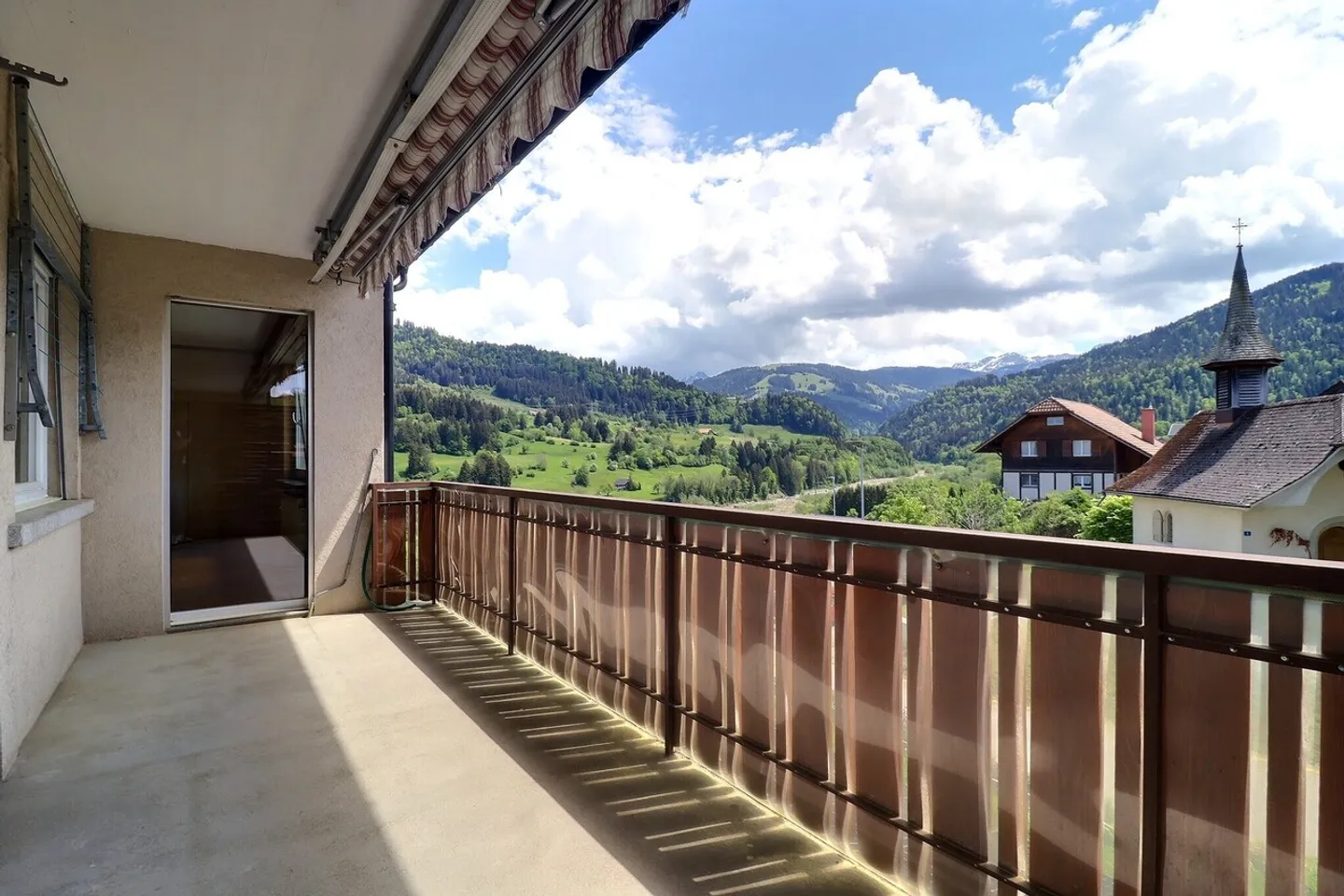 Appartamento affascinante di 4,5 stanze con balcone e garage - Foto 1 di 11