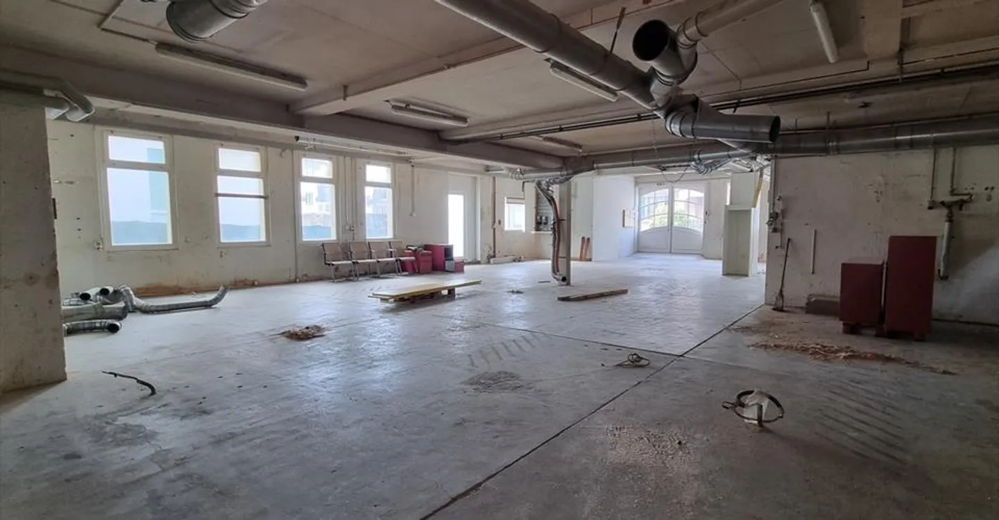 Spazio ufficio in affitto - Foto 3 di 13