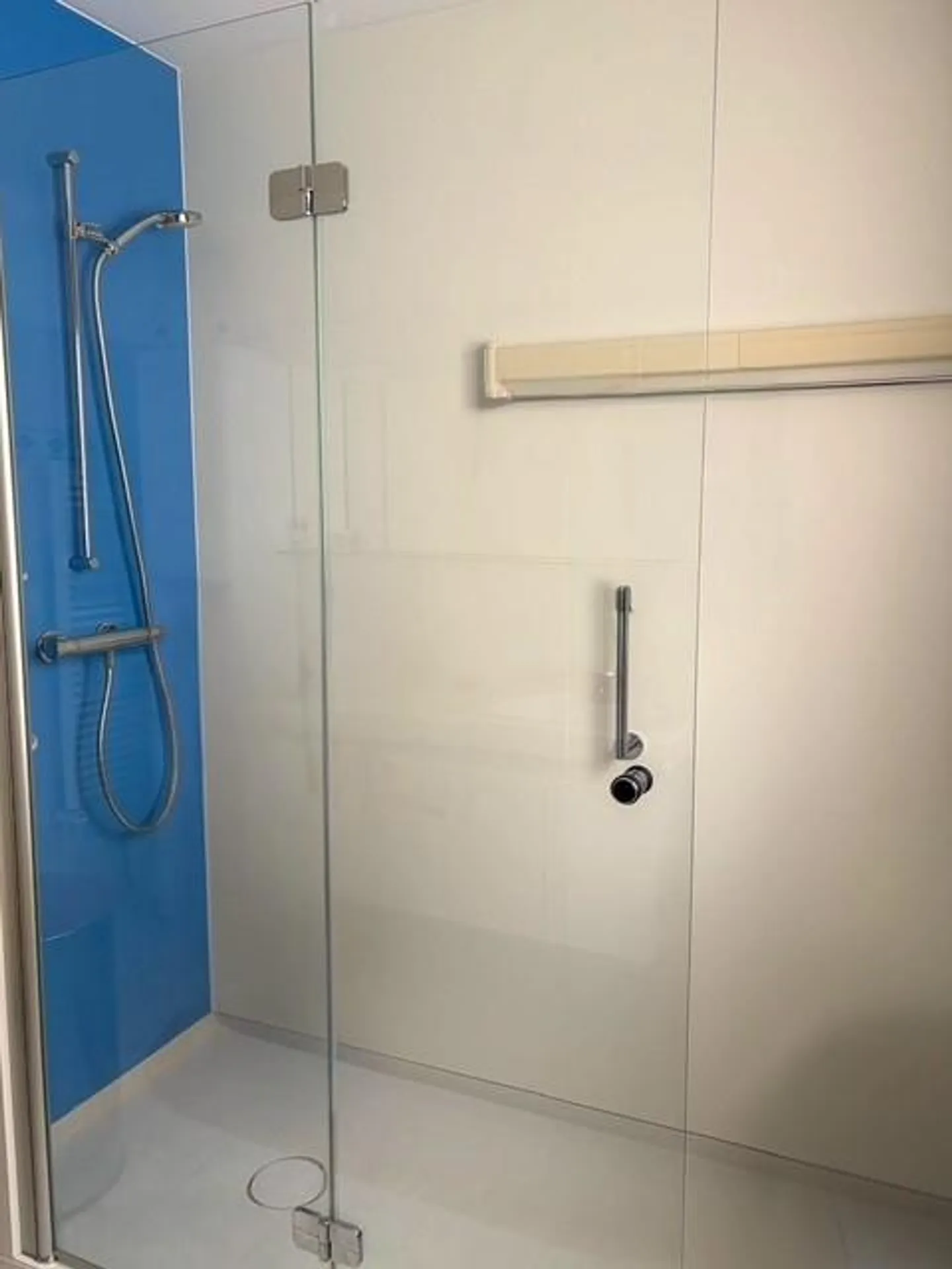 Appartamento 4,5 locali incluso 1 posto auto in garage da vendere! - Foto 8 di 17