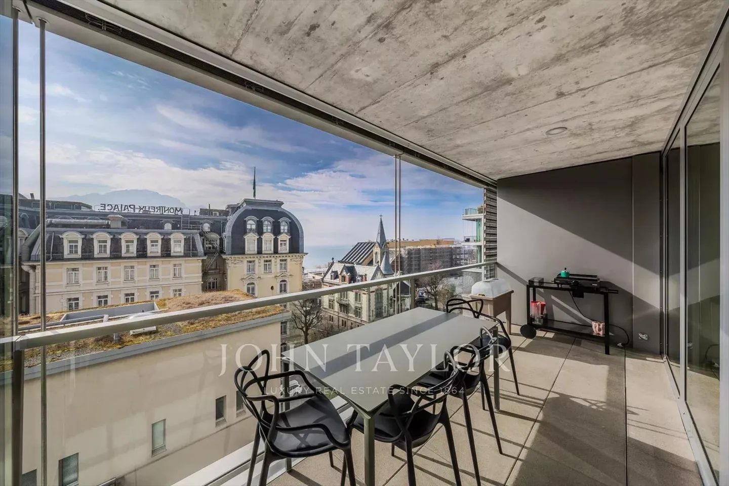 Beautiful 4.5-room apartment in the heart of Montreux - Photo 2 of 7