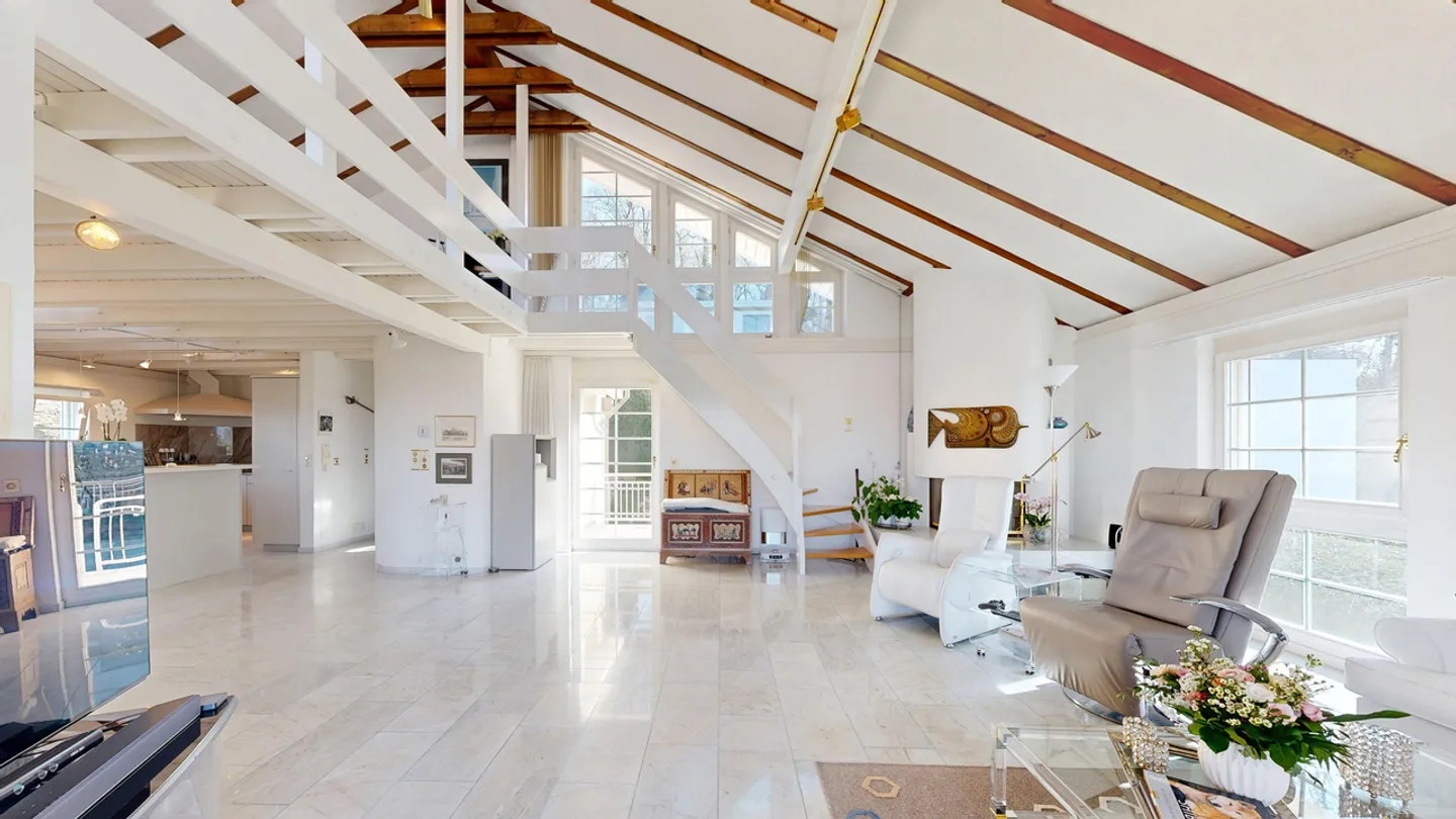 Impressive 6.5-Room Villa with Pool, Panoramic View and Large Garage - Photo 4 of 28
