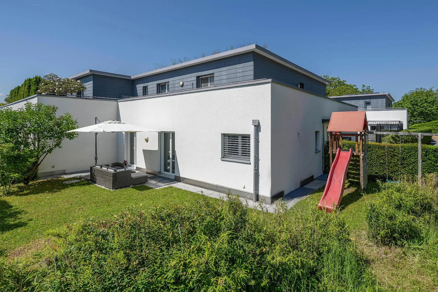 Appartement spacieux avec terrasse, style et confort - Photo 9 sur 10