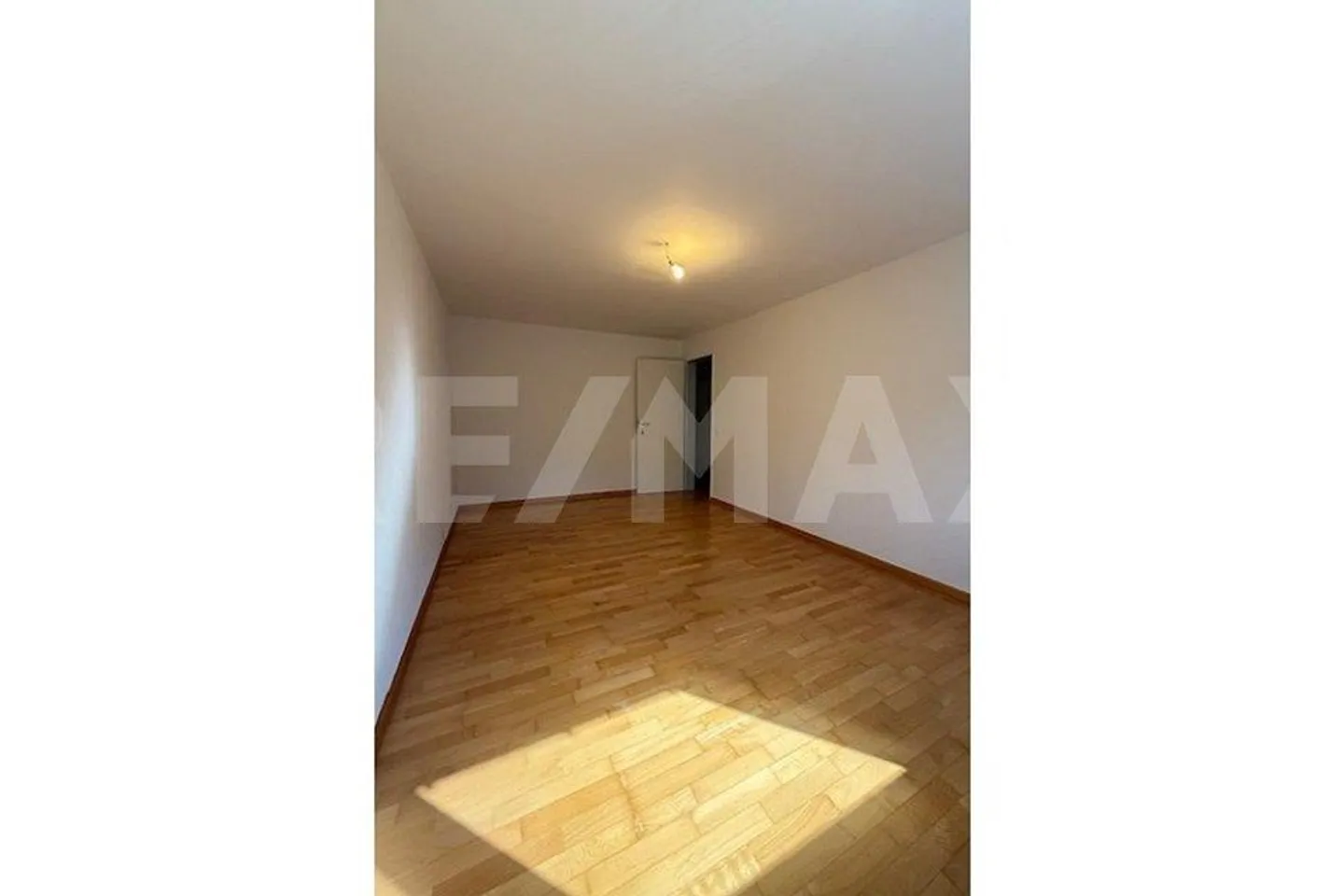 3.5 Room Apartment - Photo 7 of 11