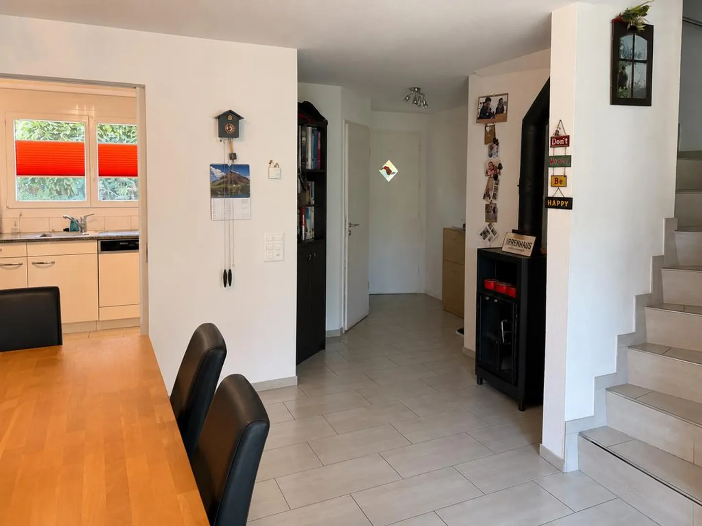 Casa unifamiliare a schiera di 6,5 stanze in un quartiere familiare - Foto 5 di 9