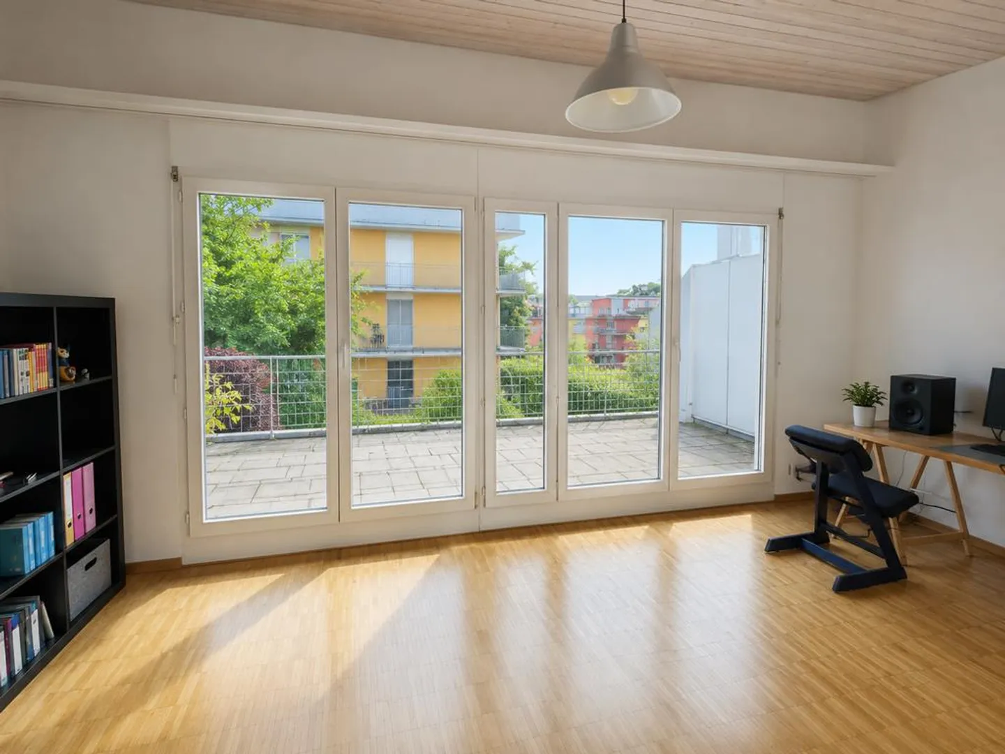 Casa unifamiliare a schiera di 6,5 stanze in un quartiere familiare - Foto 7 di 9