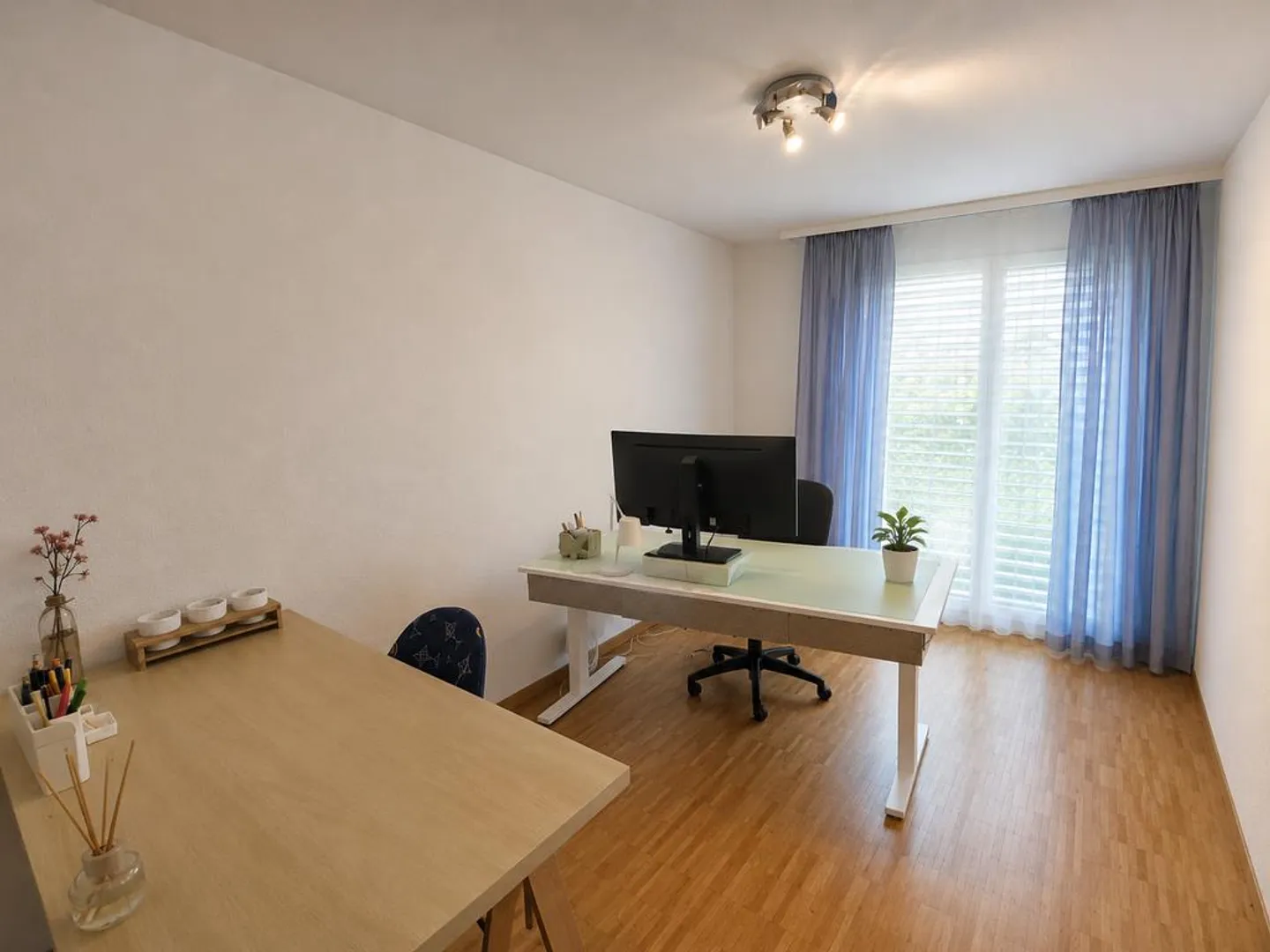 Casa unifamiliare a schiera di 6,5 stanze in un quartiere familiare - Foto 8 di 9