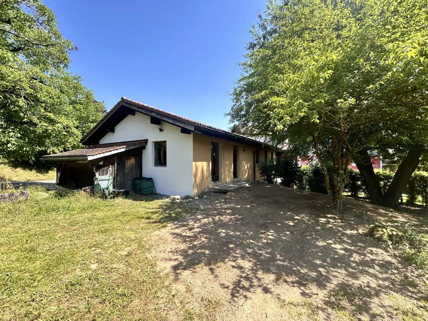 3.5 Room Apartment - Photo 1 of 10