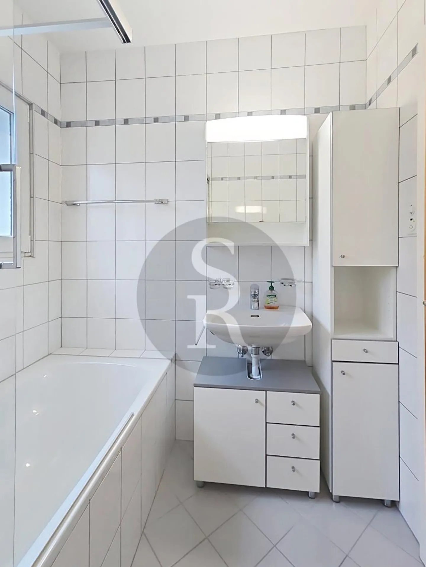 Furnished 2.5 room apartment - Photo 4 of 9