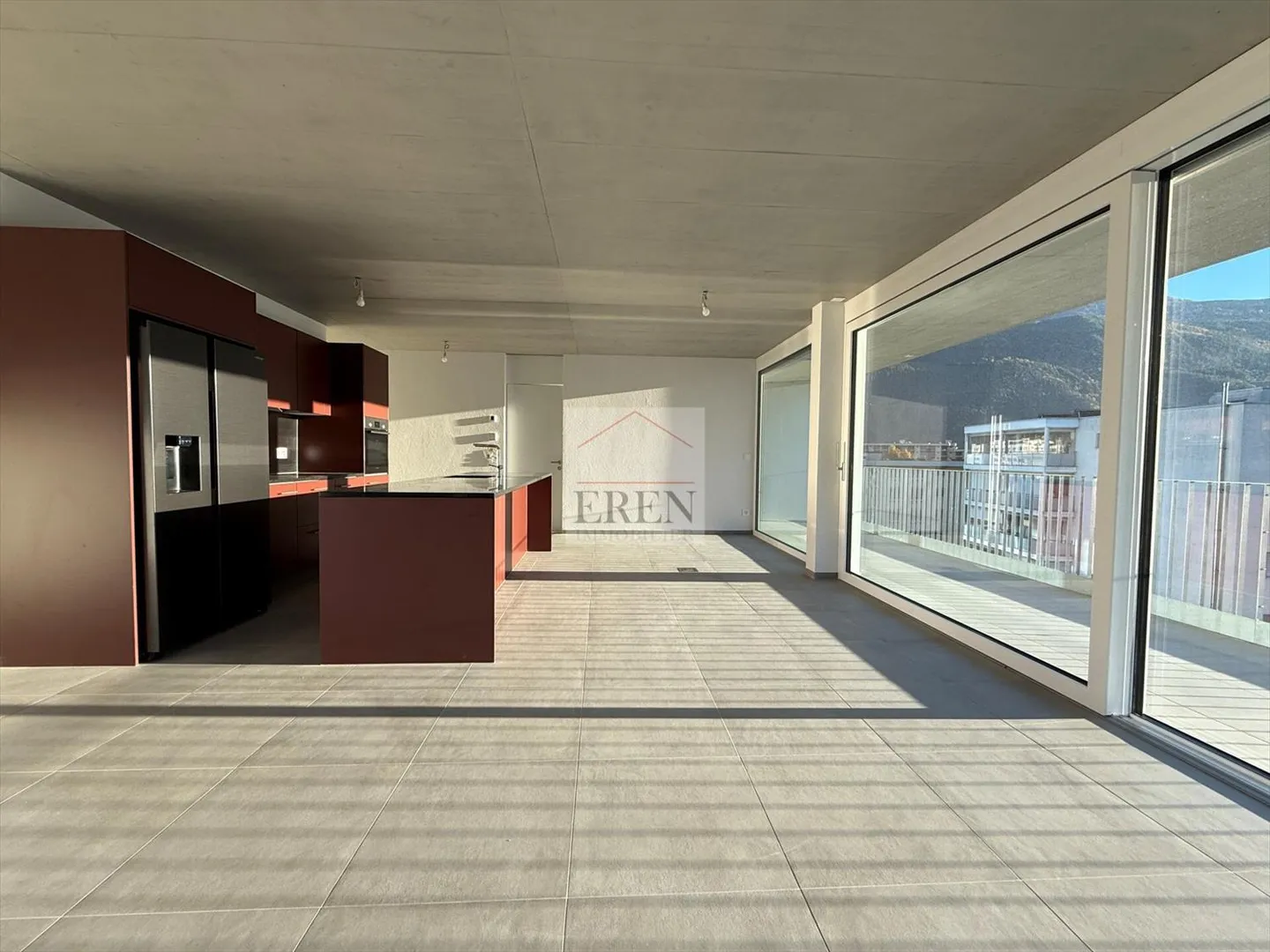 Superbo attico 4 locali con facciate in vetro e grande balcone-terrace panoramico di 45 m2 - Foto 2 di 8