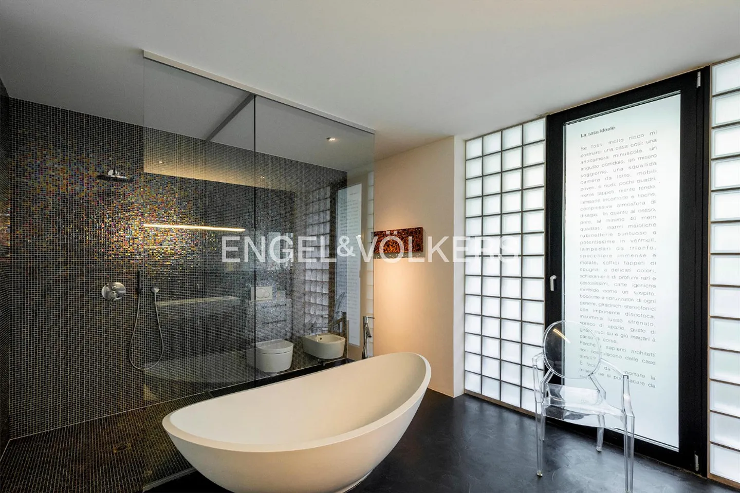 Villa moderna esclusiva con piscina e vista lago - Foto 10 di 13