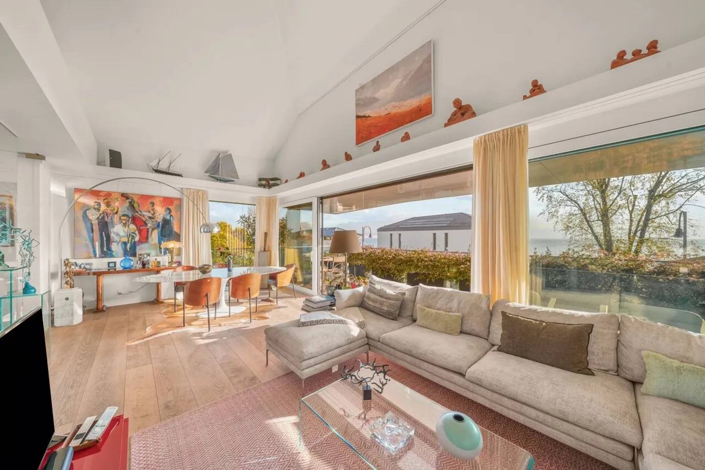 Lussuoso duplex attico con vista sul lago e sulle Alpi - Foto 4 di 13