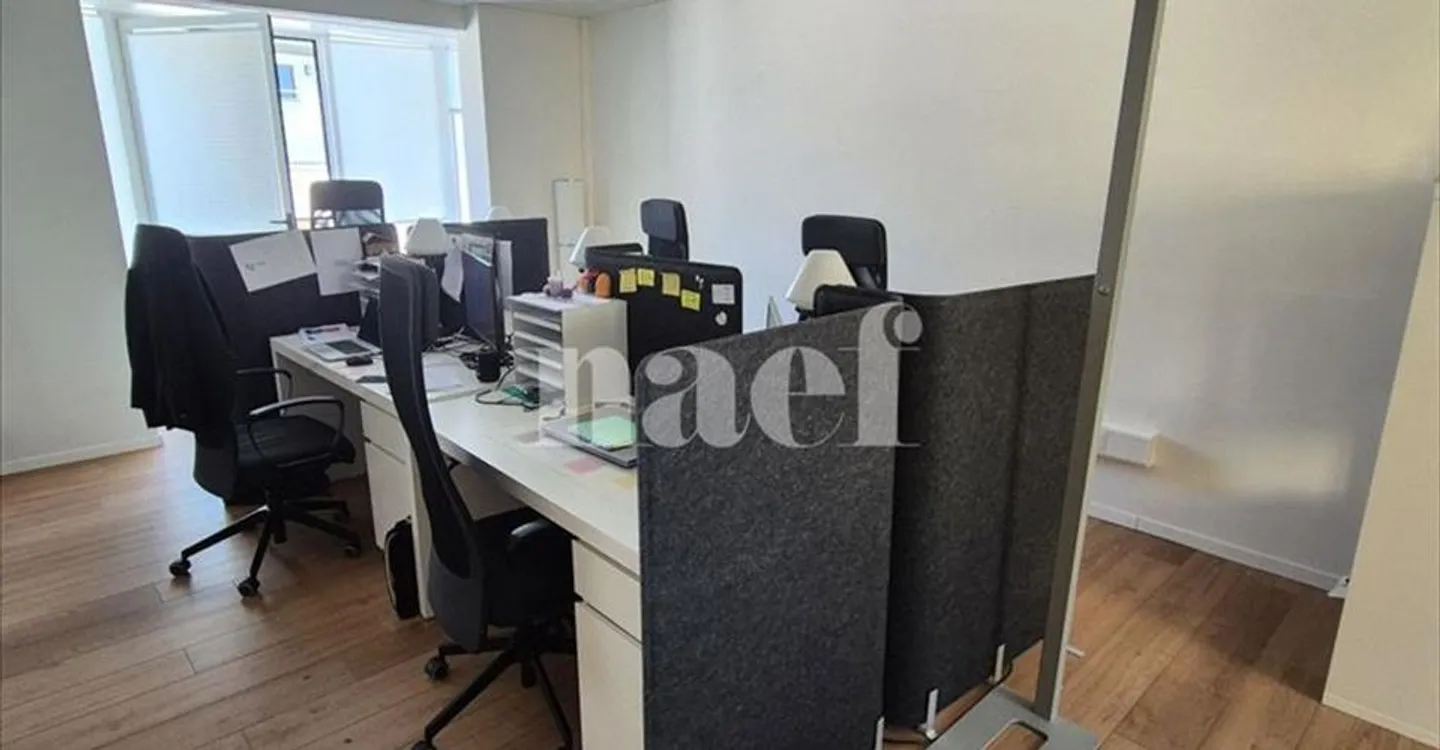 Office space for rent - Photo 1 of 8