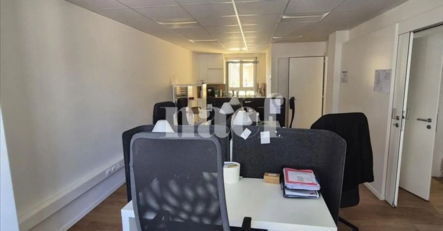 Office space for rent - Photo 2 of 8