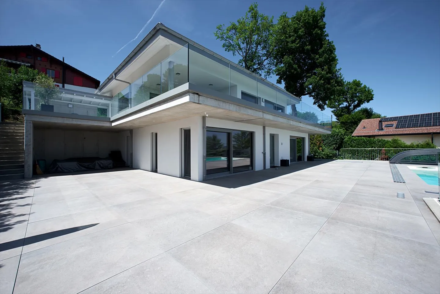 Contemporary Villa with Panoramic Views - Photo 7 of 9