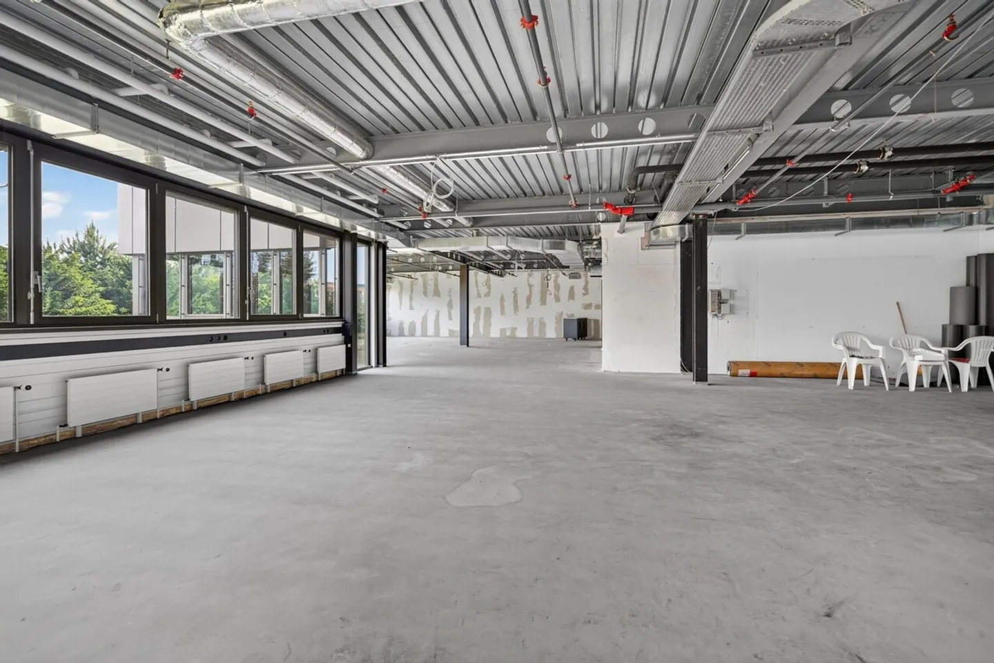 Uffici ristrutturati di 271m2 in affitto a Saint-Sulpice - Foto 2 di 6