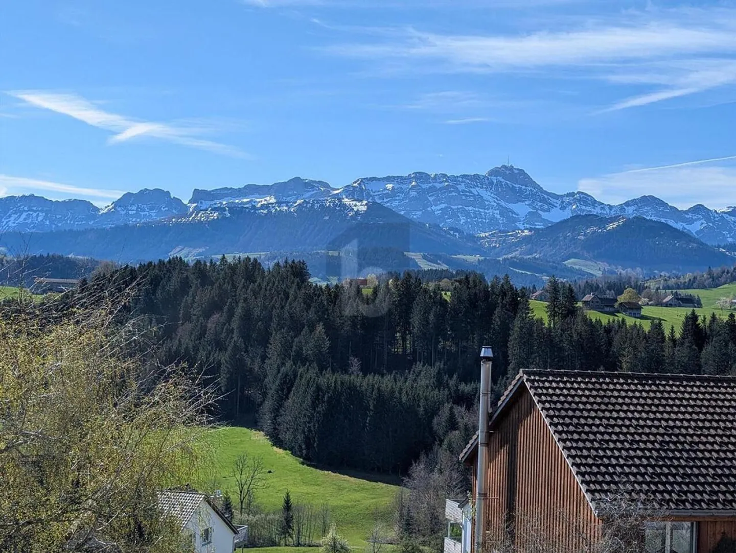 TRAUMHAFTE AUSSICHT MIT BEWILLIGTEM BAUPROJEKT - Foto 1 von 5