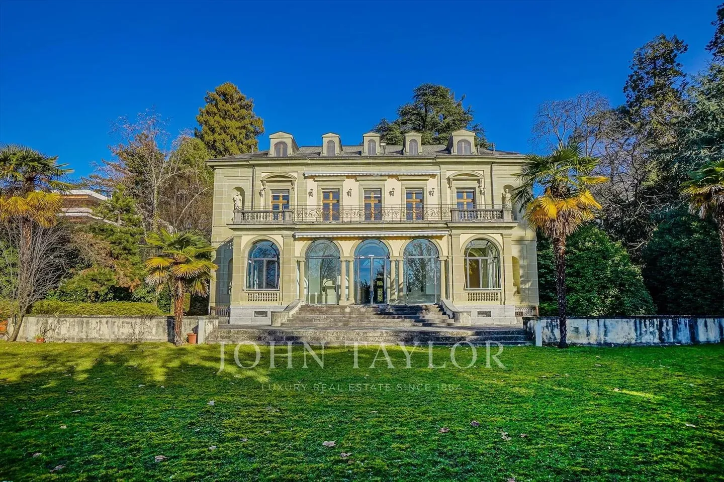 Magnificent property sheltered from prying eyes - Photo 9 of 9