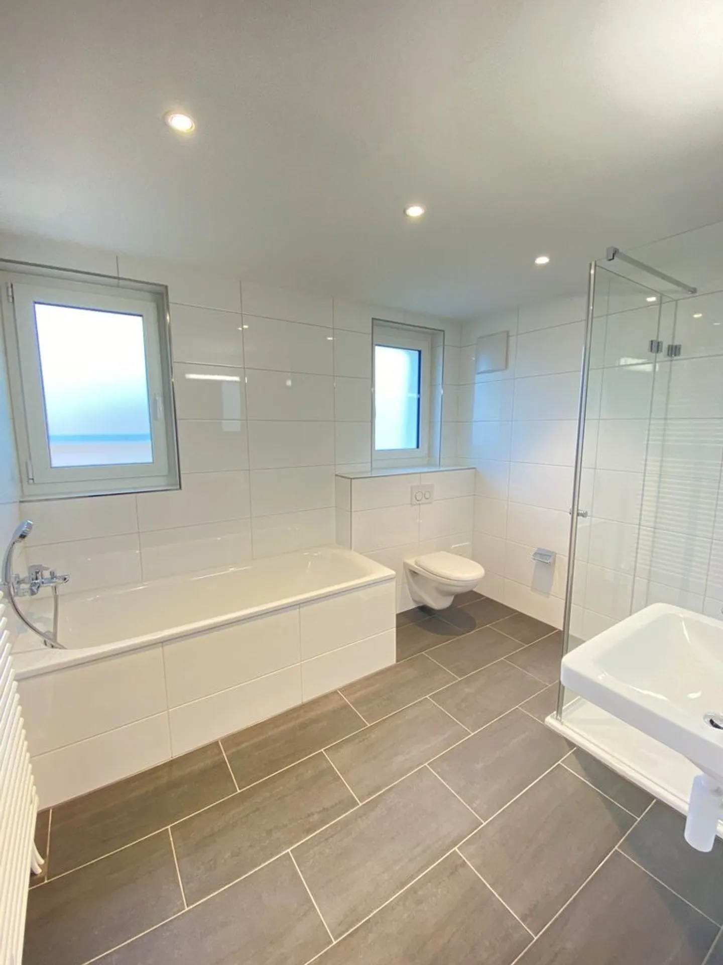 Grosszügige 4.5-Zimmerwohnung mit sanierter Küche und Bad - Foto 6 von 10