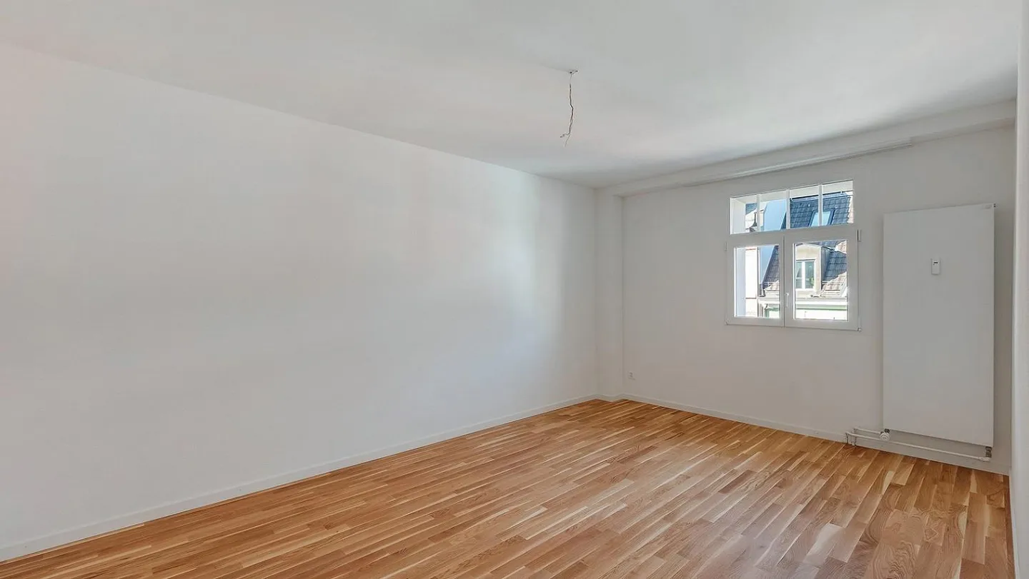 Modern Apartment with Sunny Balcony - Photo 11 of 13