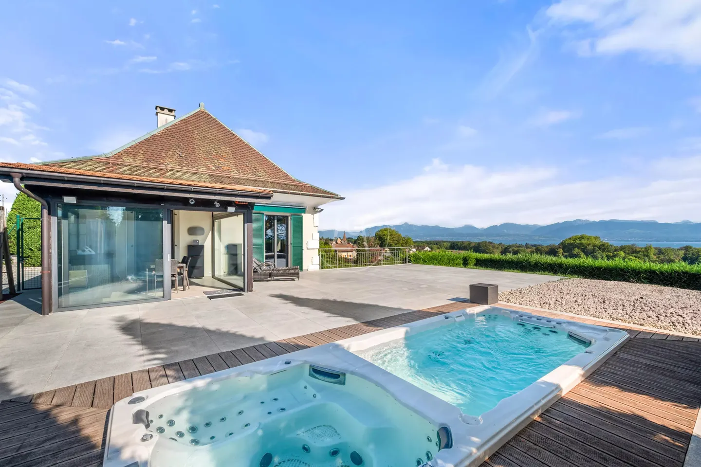 Charming property with panoramic views in Allaman - Photo 15 of 26