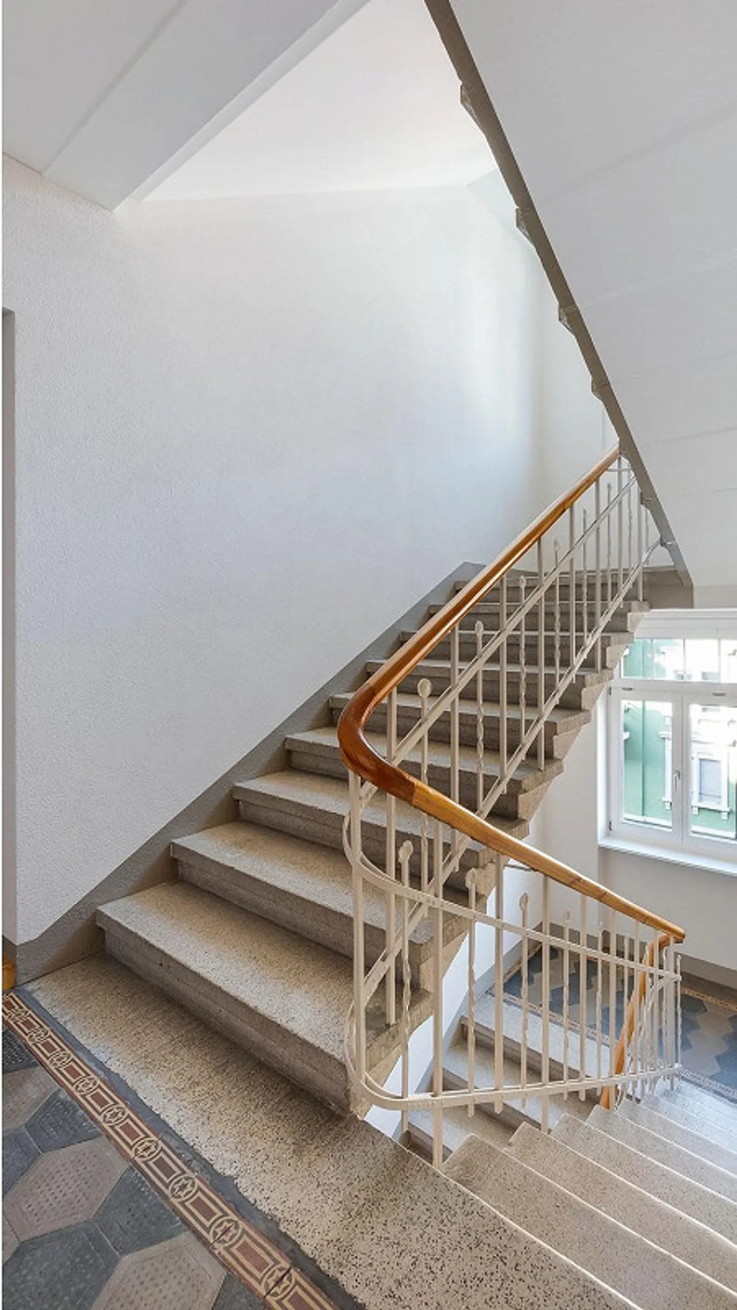 Modern Apartment with Sunny Balcony - Photo 12 of 13