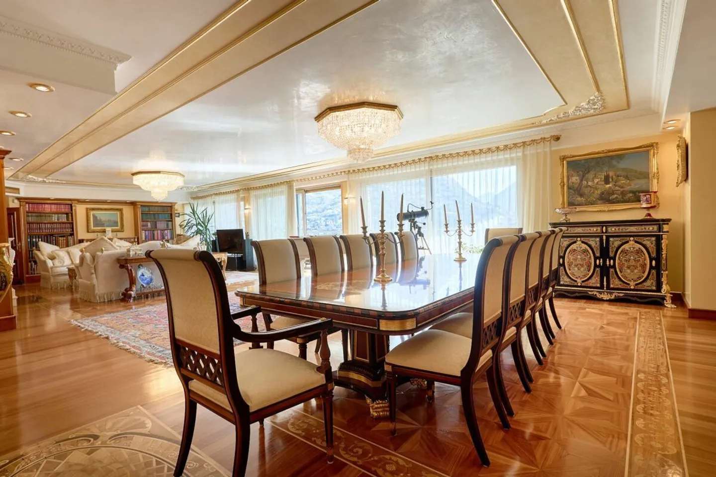 Luxury Apartment with Lake View - Photo 6 of 23