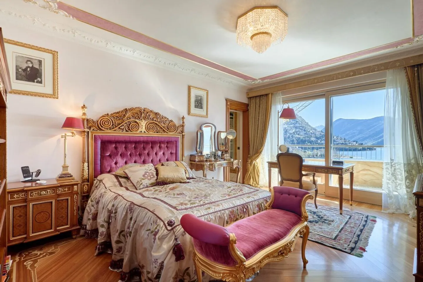 Luxury Apartment with Lake View - Photo 12 of 23