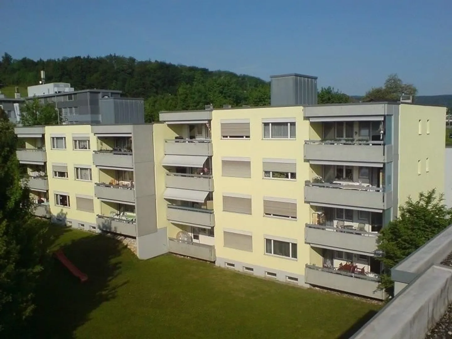 Grosszügige 4.5-Zimmerwohnung mit sanierter Küche und Bad - Foto 9 von 10