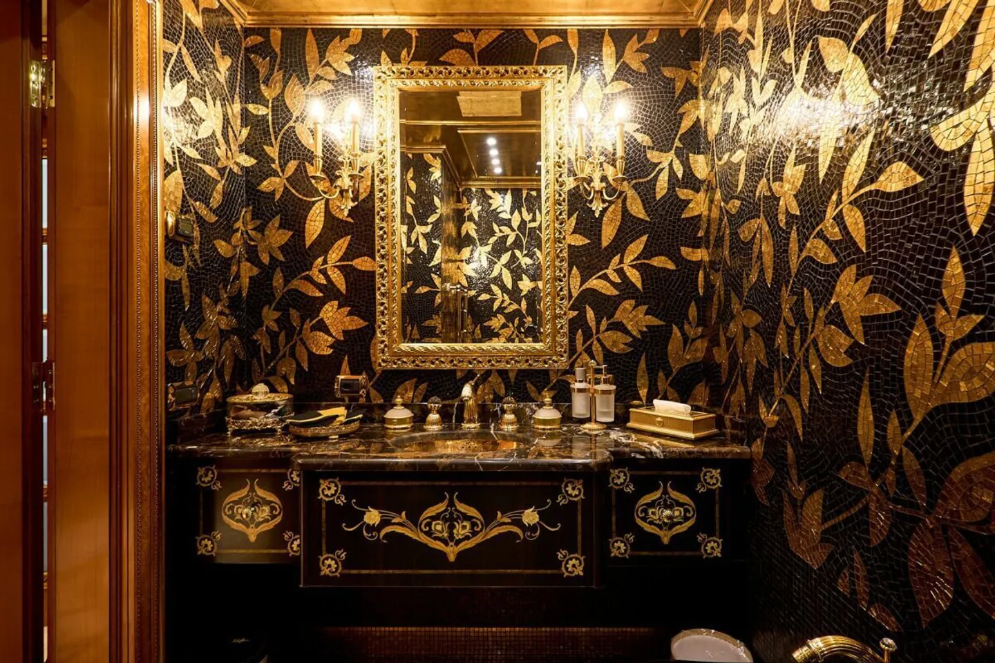 Luxury Apartment with Lake View - Photo 22 of 23