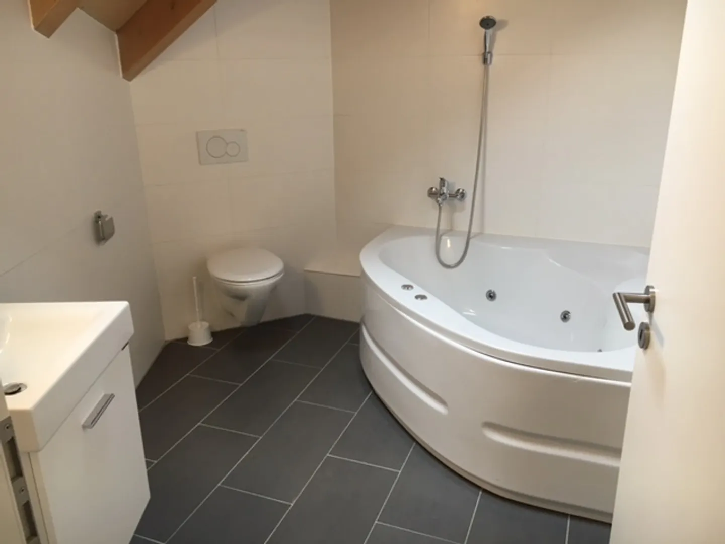Yvorne: two minutes from Aigle: village house on 3 levels! - Photo 4 of 11